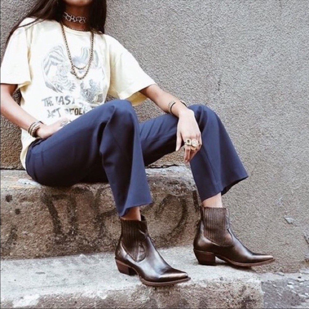 Frye Sacha Chelsea western booties